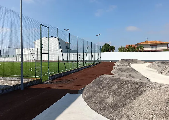 Casa De Lazer Da Cha بيت للعطل *